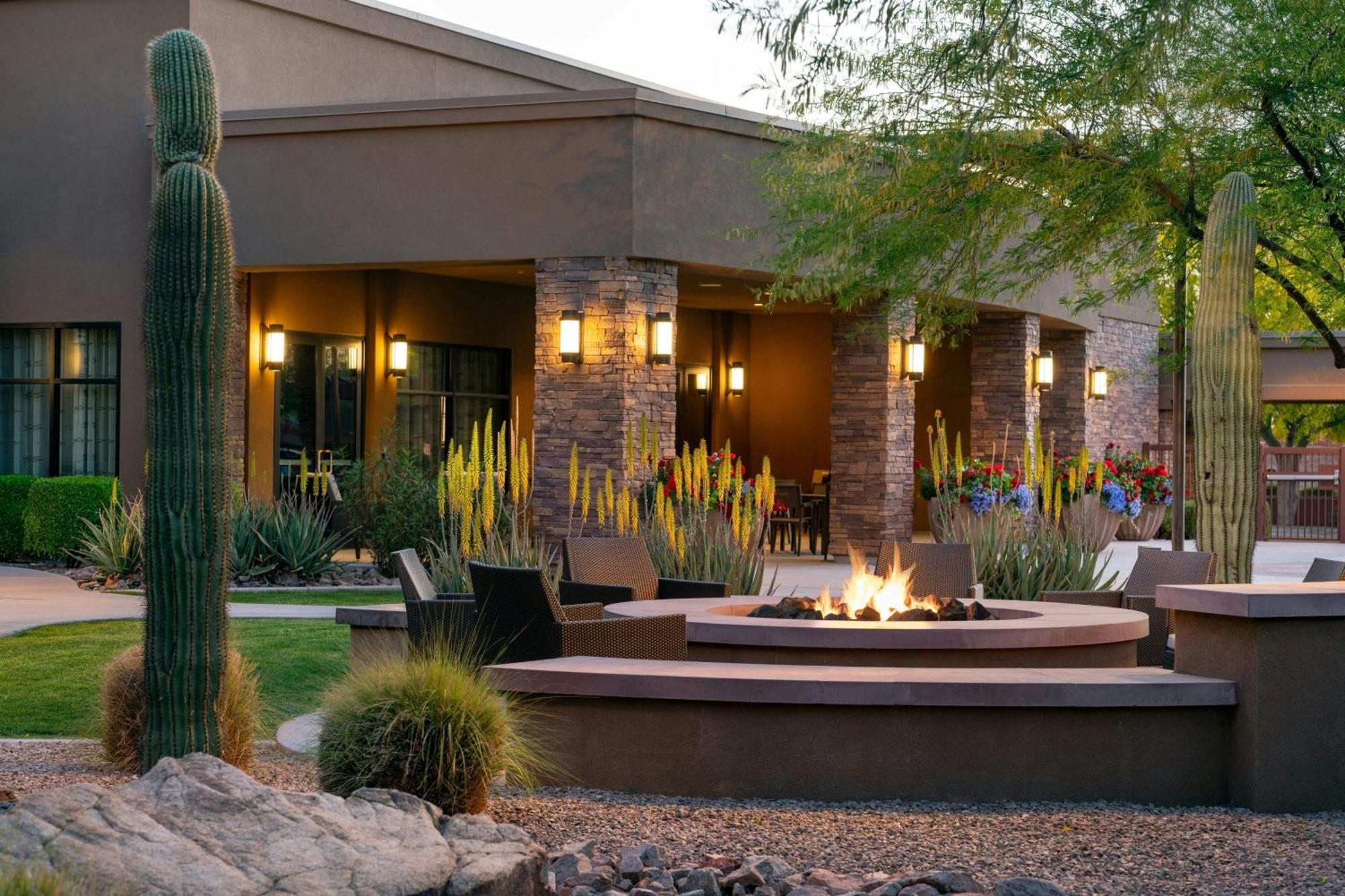 Courtyard By Marriott Scottsdale Salt River Buitenkant foto